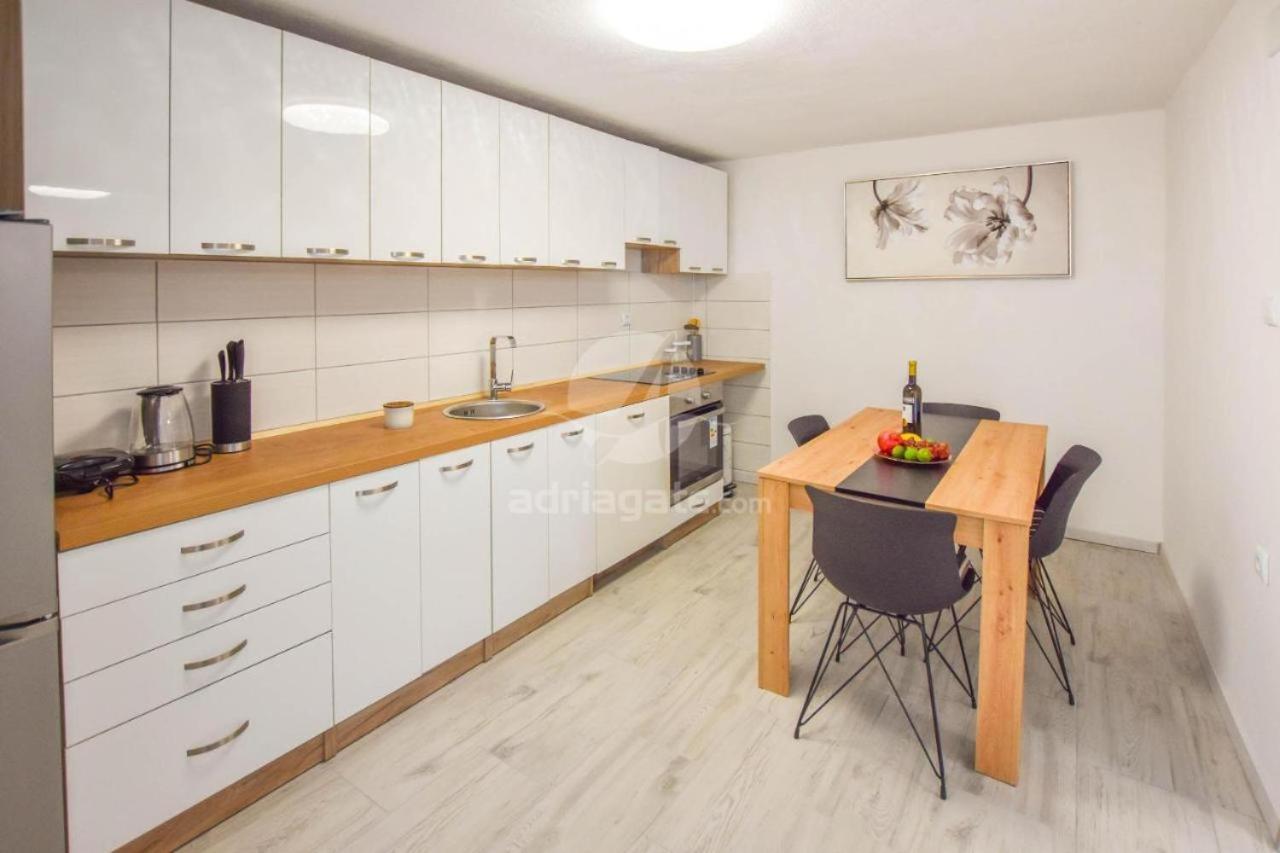 Suite Apartment Toni Poljana  Ngoại thất bức ảnh