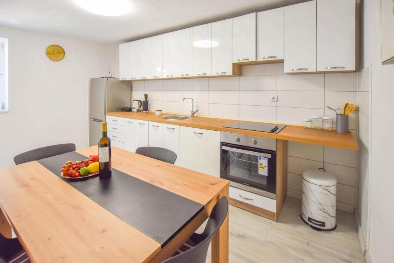 Suite Apartment Toni Poljana  Ngoại thất bức ảnh